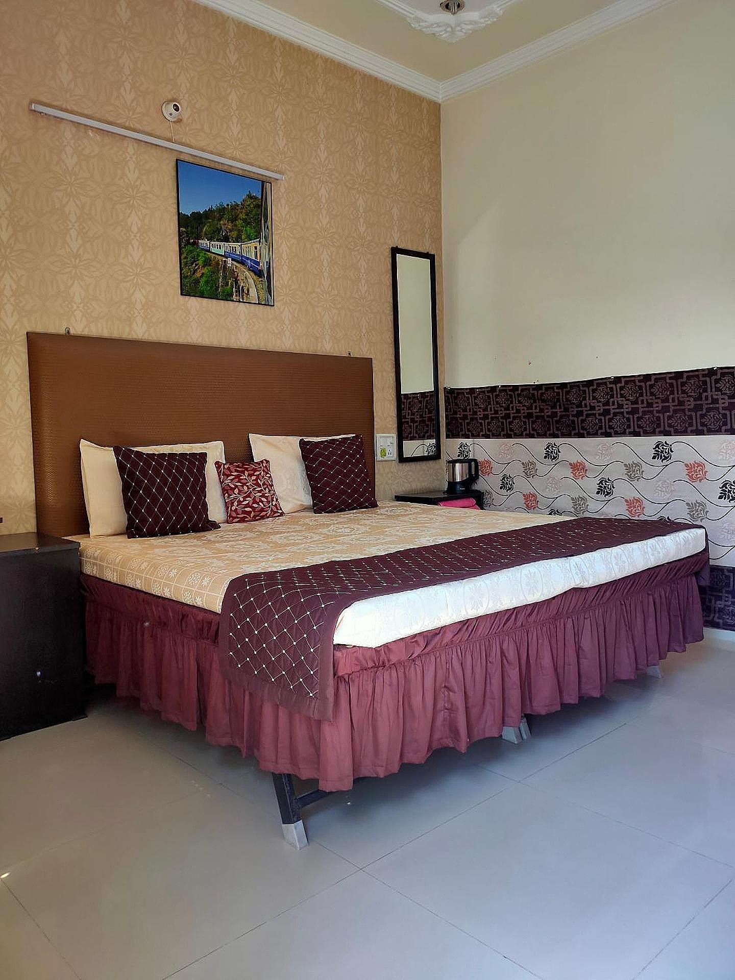 New Chandigarh Holiday Home Comfort Triple Room 2