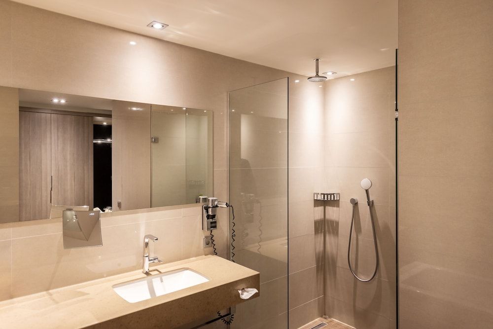 Van der Valk Hotel Heerlen Superior Twin Room, Multiple Beds 7