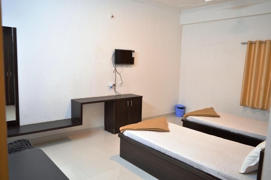 Hotel Nagina Palace Standard Deluxe Room