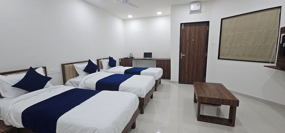 Daze Off Studio House Deluxe Triple Room