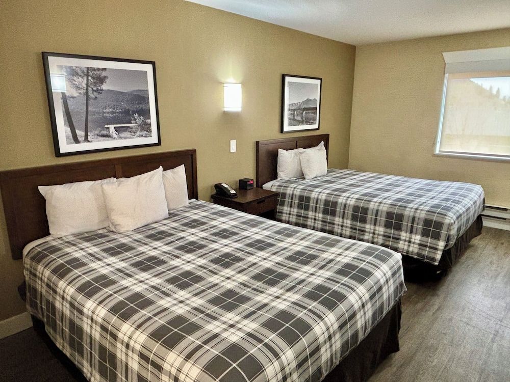 undefined Rodeway Inn & Suites 3