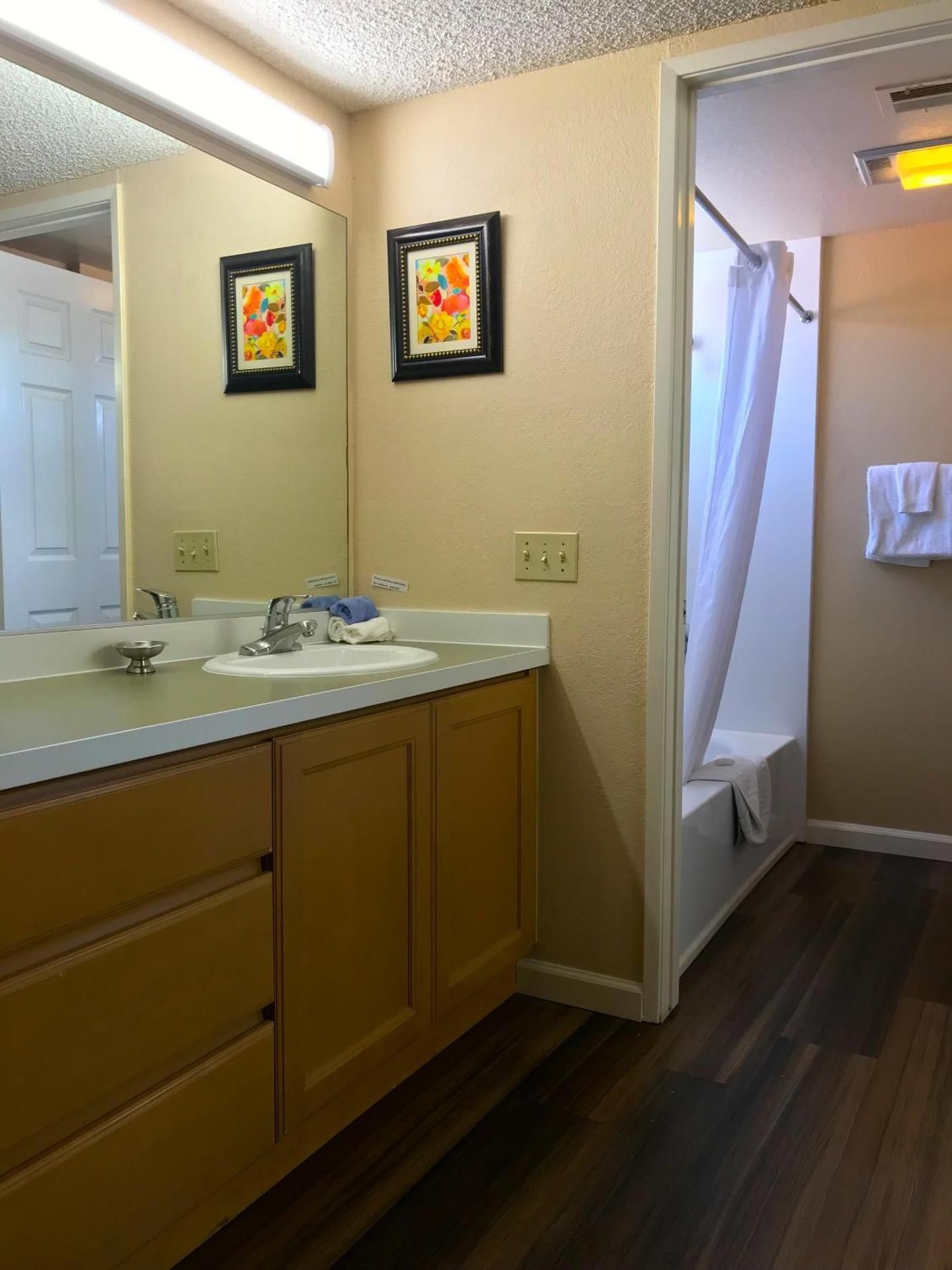 Two-Bedroom Apartment (6 Adults)