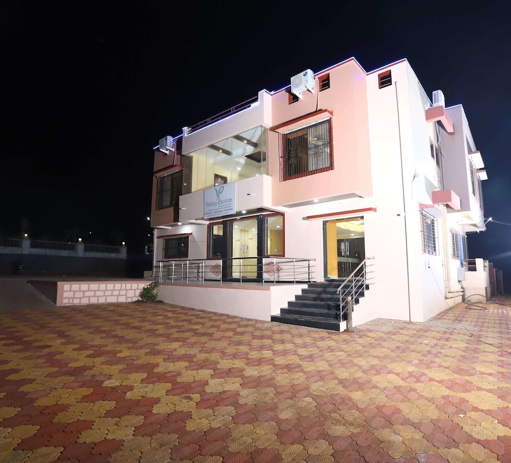 undefined Hotel Valley Exotica