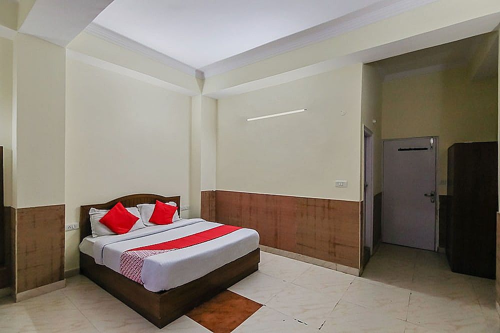 OYO 23584 Ivy Resort Double or Twin Room 2