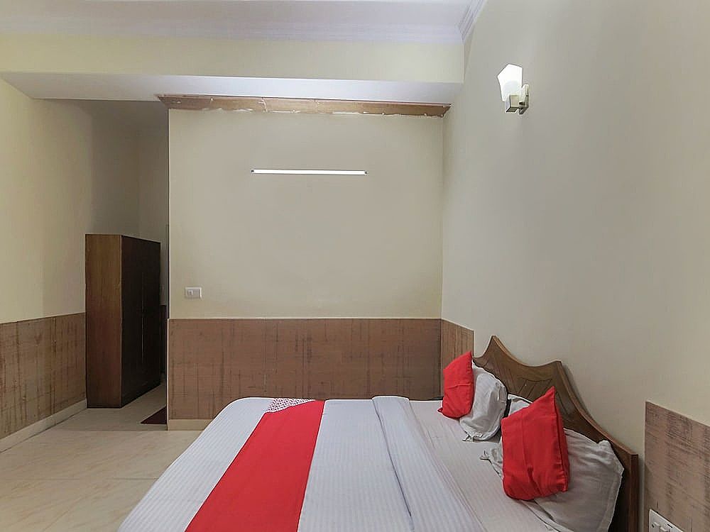 OYO 23584 Ivy Resort Double or Twin Room 5