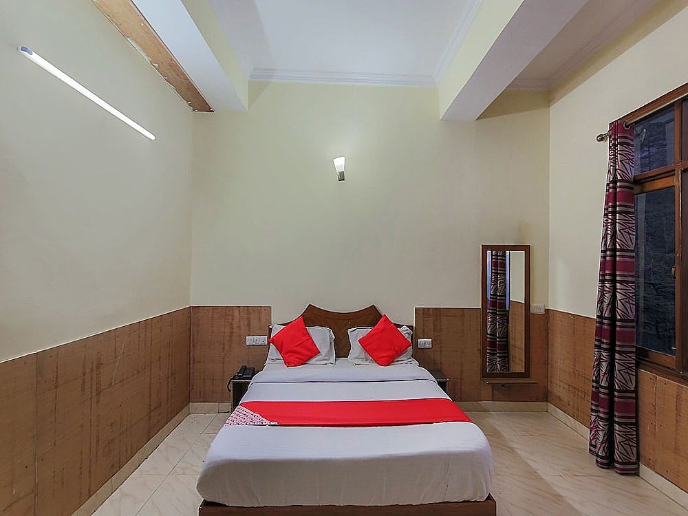 OYO 23584 Ivy Resort Single Room, 1 Queen Bed 2