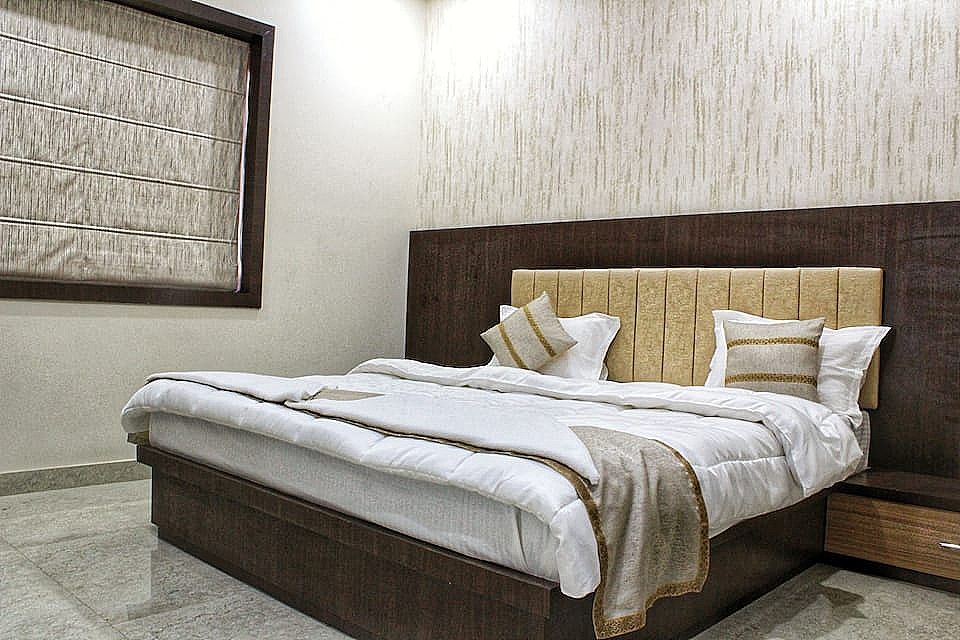 Vandana Residency Deluxe Room 8