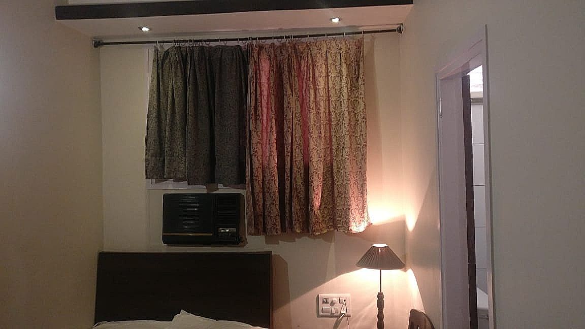 Hotel Samrat Deluxe Room 6