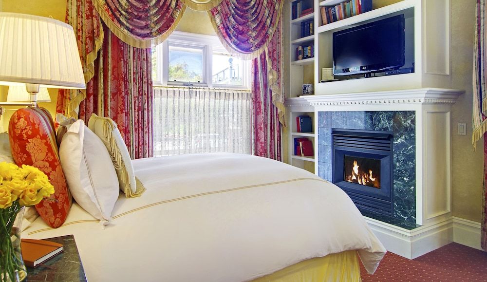 Standard Room, Multiple Beds, Fireplace (Library)