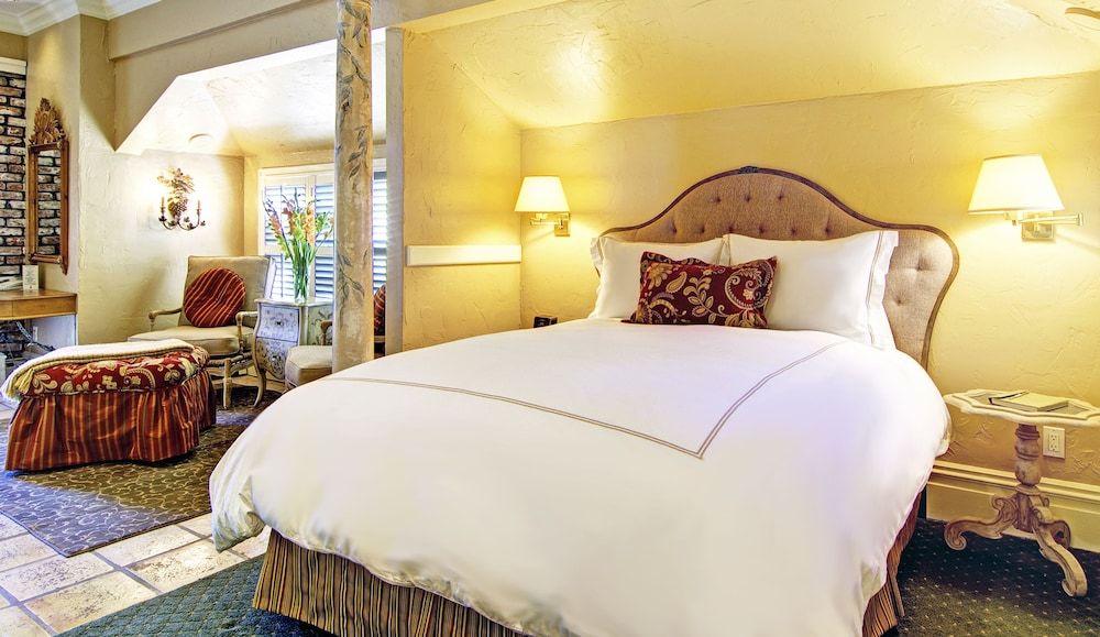 Standard Room, 1 Queen Bed, Fireplace (Cote D'Azur)