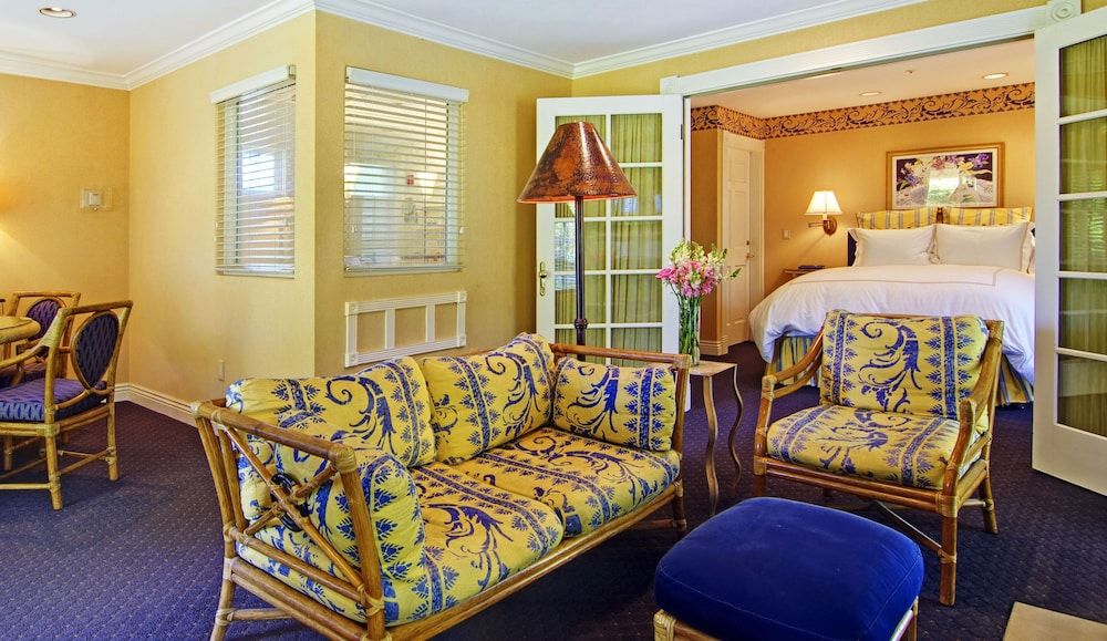 Standard Suite, 1 Queen Bed, Fireplace (Valencia)