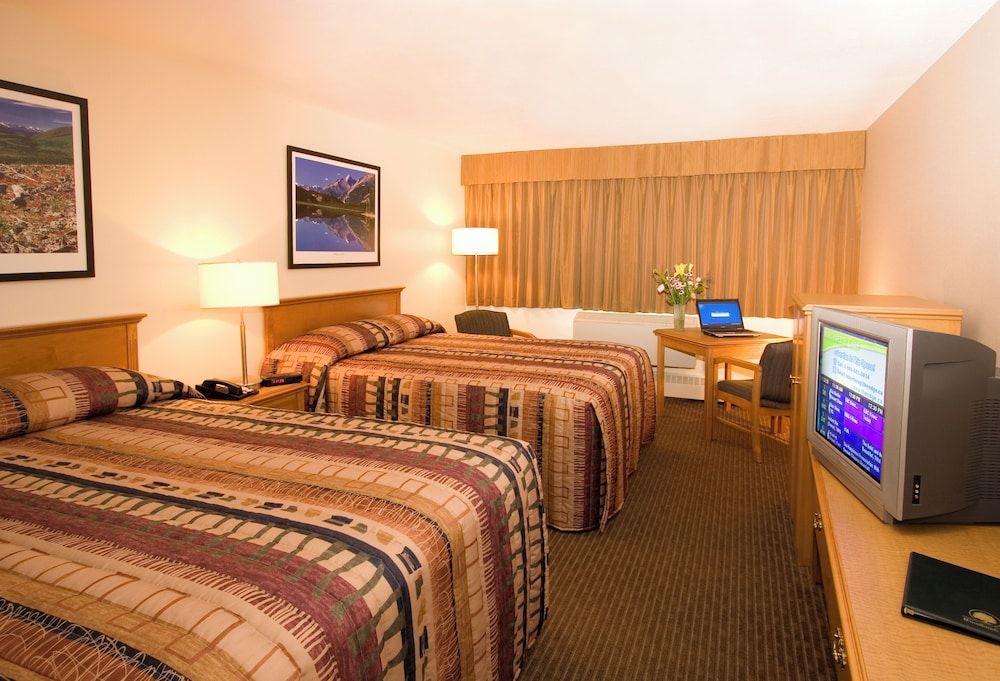 Woodlands Inn & Suites Standard Room
