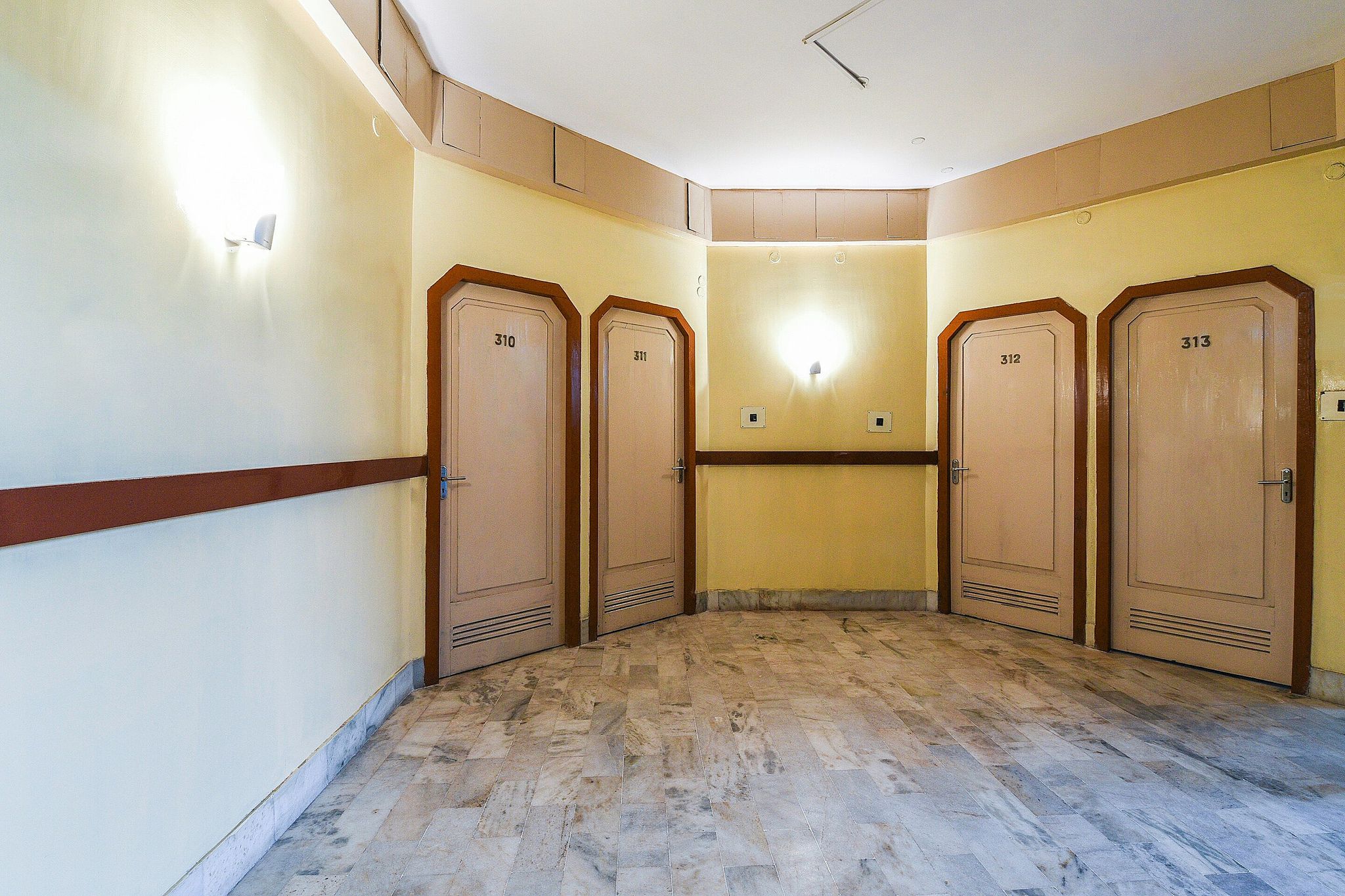 undefined OYO 18698 Hotel New Prince 5