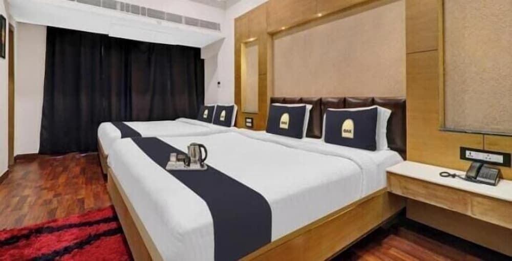 The Vishwanath Palace Deluxe Room 3