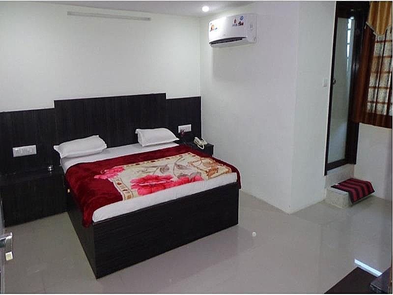 Super Deluxe AC Room