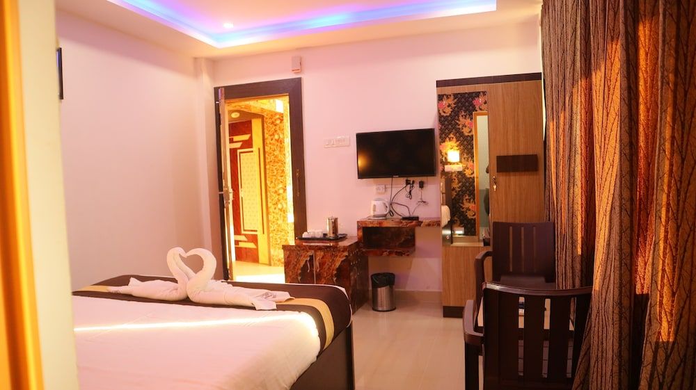 Mahira Residency Superior Double Room 11