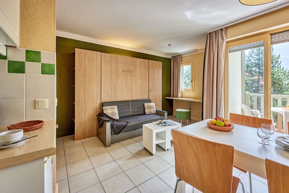 Pierre & Vacances Résidence Les Embruns Studio 4 people - 1 sleeping alcove - Terrace or balcony - South exposure 5