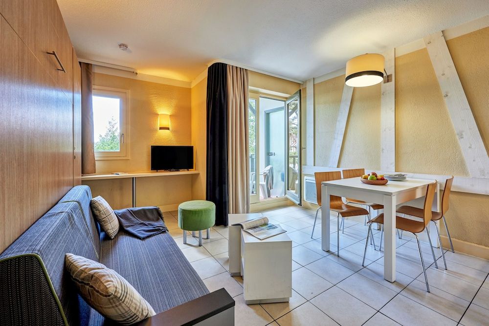 Pierre & Vacances Résidence Les Embruns Studio 4 people - 1 sleeping alcove - Terrace or balcony 6