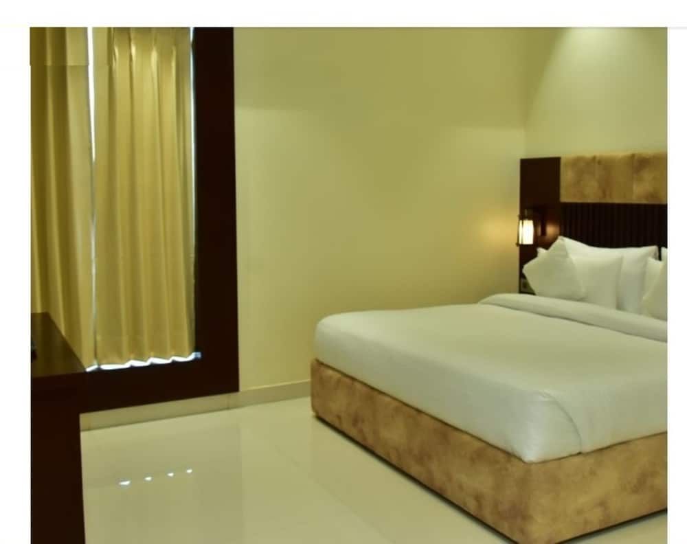 Hotel Pearl Inn Deluxe Room 2