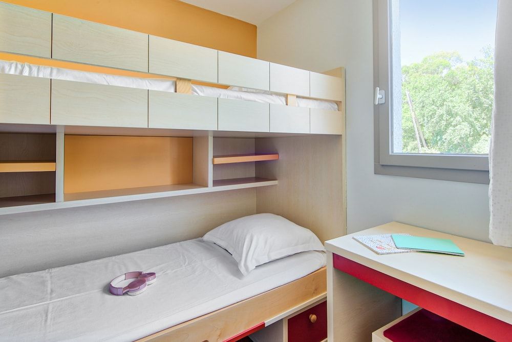 Pierre & Vacances Résidence Les Parcs de Grimaud Apartment 6 people - 1 bedroom + 1 sleeping alcove - Terrace or balcony - Sea view