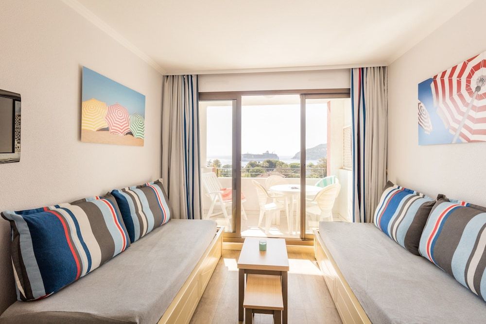 Studio 4 people - 1 sleeping alcove - Terrace or Balcony - air conditioned