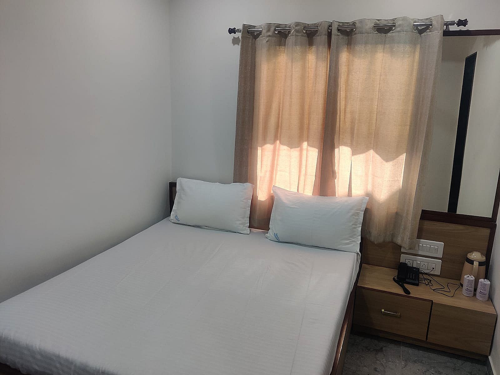 Hotel Twilight Deluxe Non-AC room
