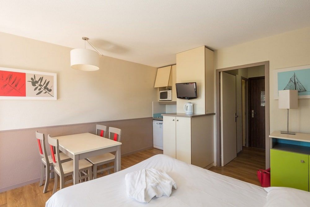 Studio 4 people - 1 sleeping alcove - Terrace or balcony