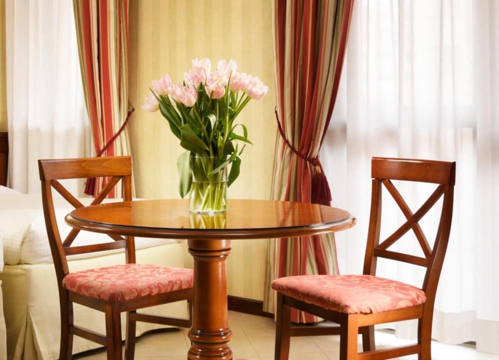 undefined UNA HOTELS Hotel & Residence Contessa Jolanda Milano 9