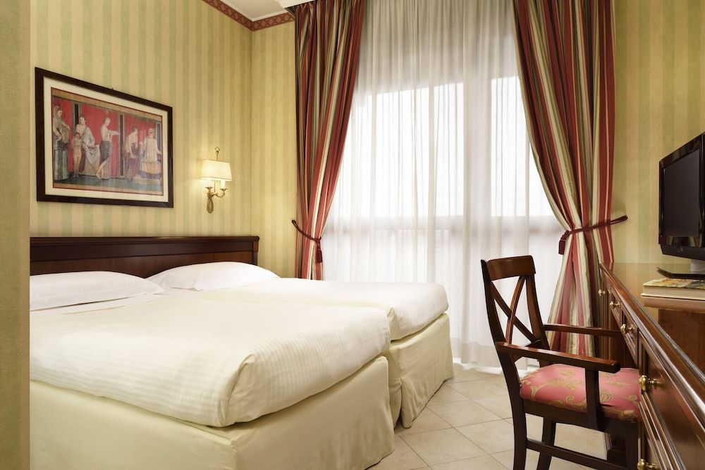 undefined UNA HOTELS Hotel & Residence Contessa Jolanda Milano 3