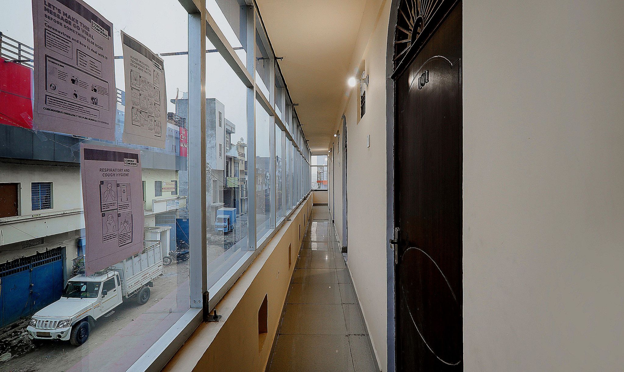 Super Hotel O Aastha Near Chaudhary Charan Singh International Airport