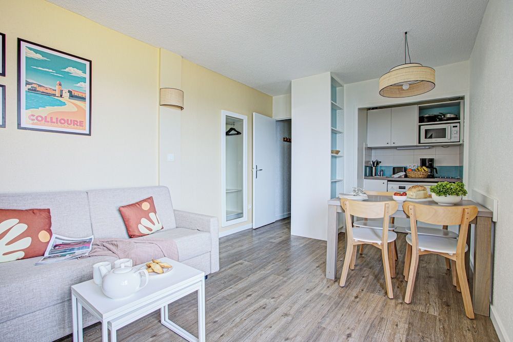 Pierre & Vacances Résidence Les Balcons de Collioure Studio 2 adults and 2 children (-12 years old) - 1 sleeping above - Air conditioned - Terrace or b 4