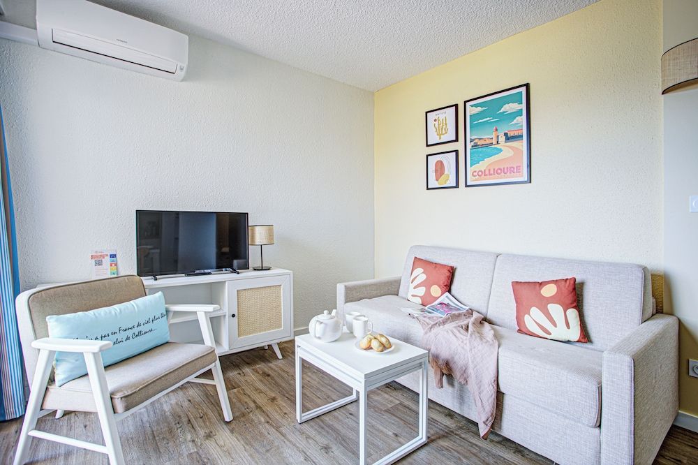 Pierre & Vacances Résidence Les Balcons de Collioure Studio 2 adults and 2 children (-12 years old) - 1 sleeping above - Air conditioned - Terrace or b 2