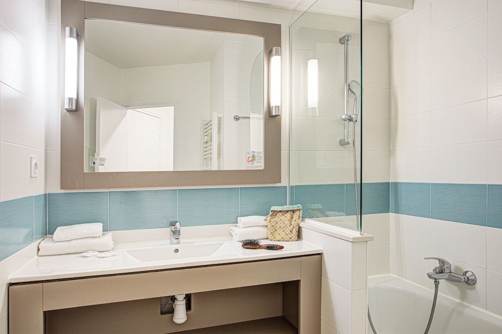 Pierre & Vacances Résidence Les Balcons de Collioure Studio 2 adults and 2 children (-12 years old) - 1 sleeping above - Air conditioned - Terrace or b 3