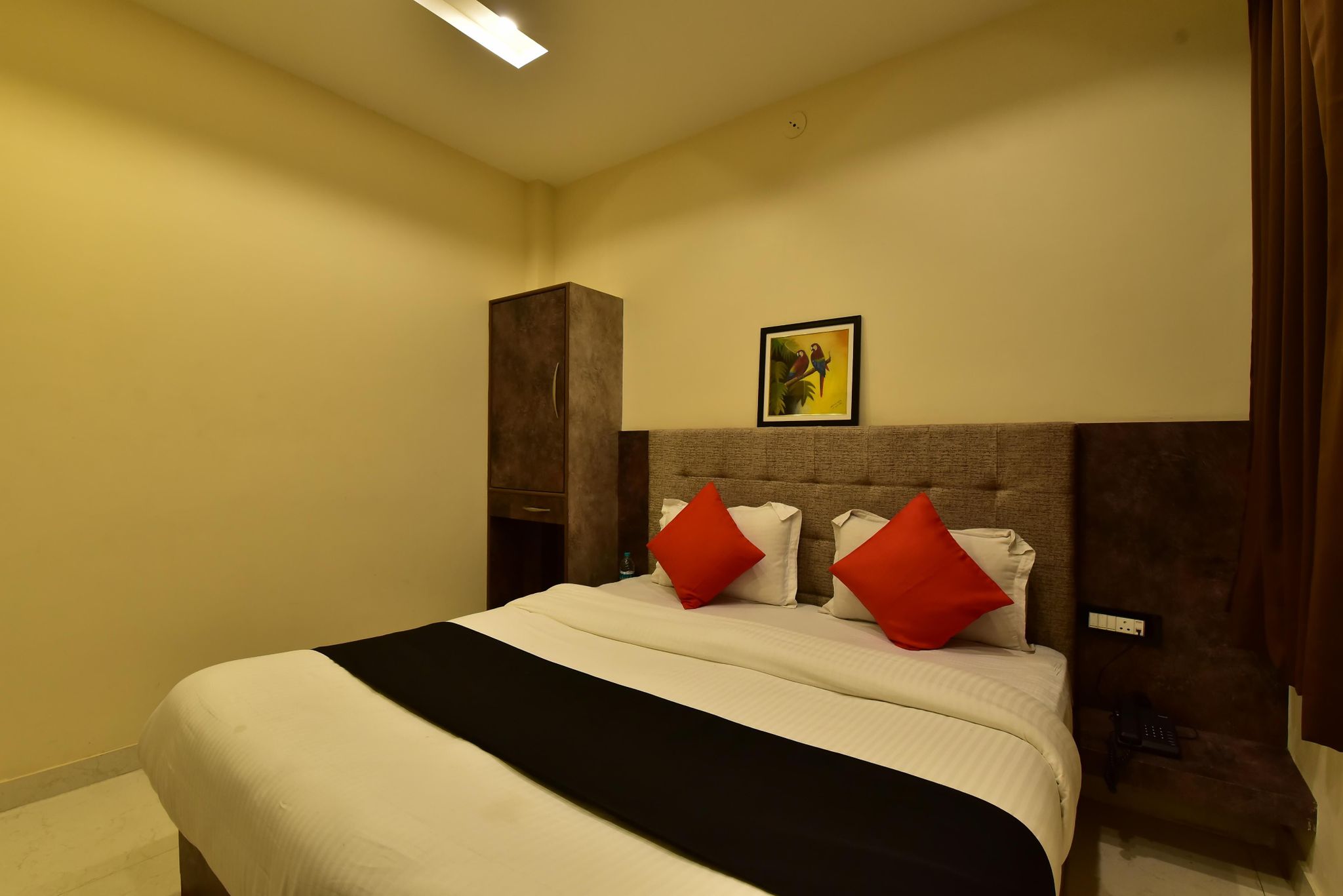 Hotel Frontier Royal & Banquet Double Executive Room 32