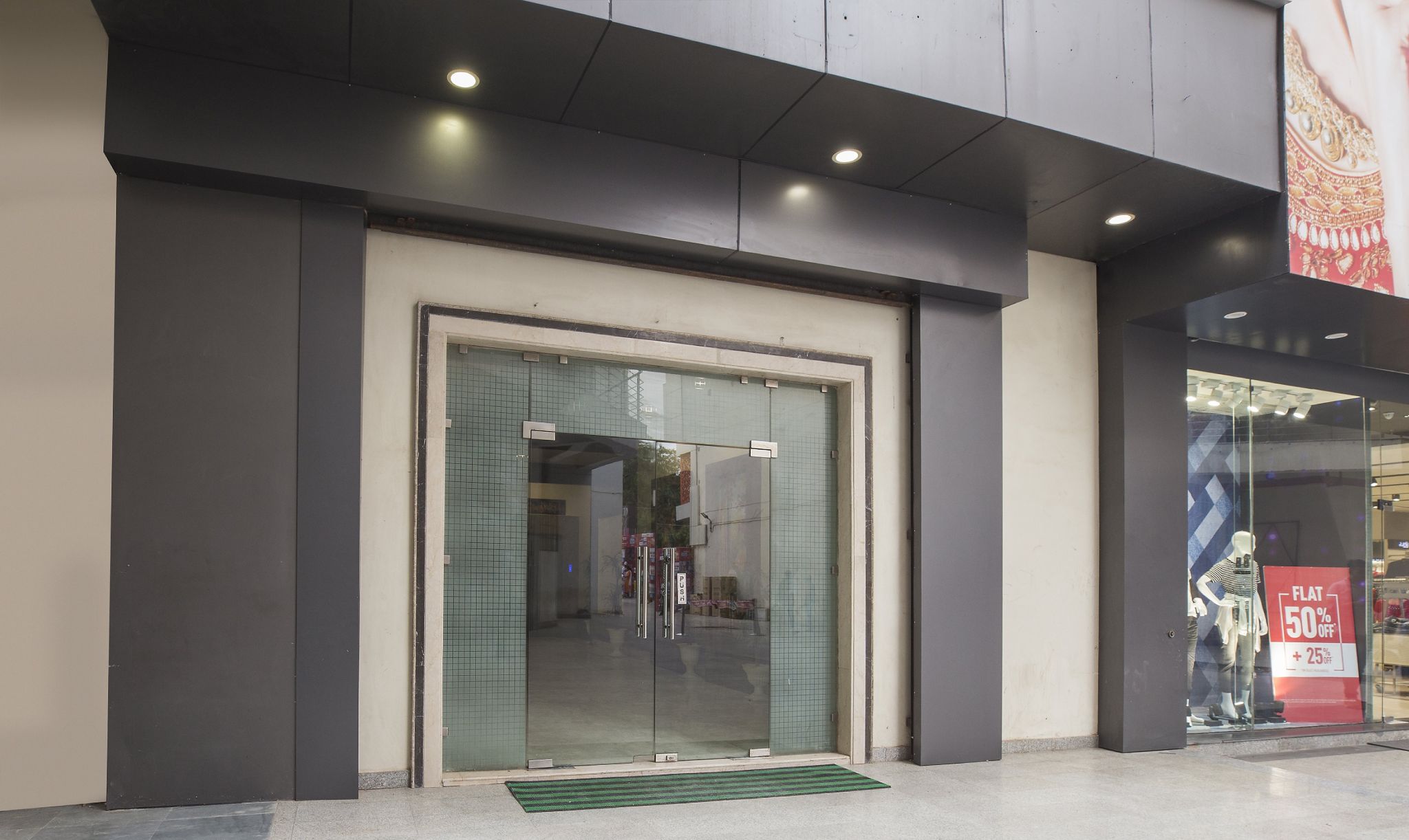 undefined Hotel City Square 7
