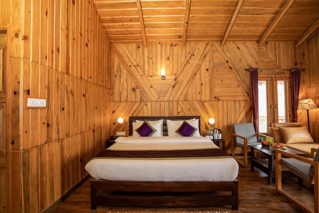 The Nature's Green Resort Family Room with Balcony