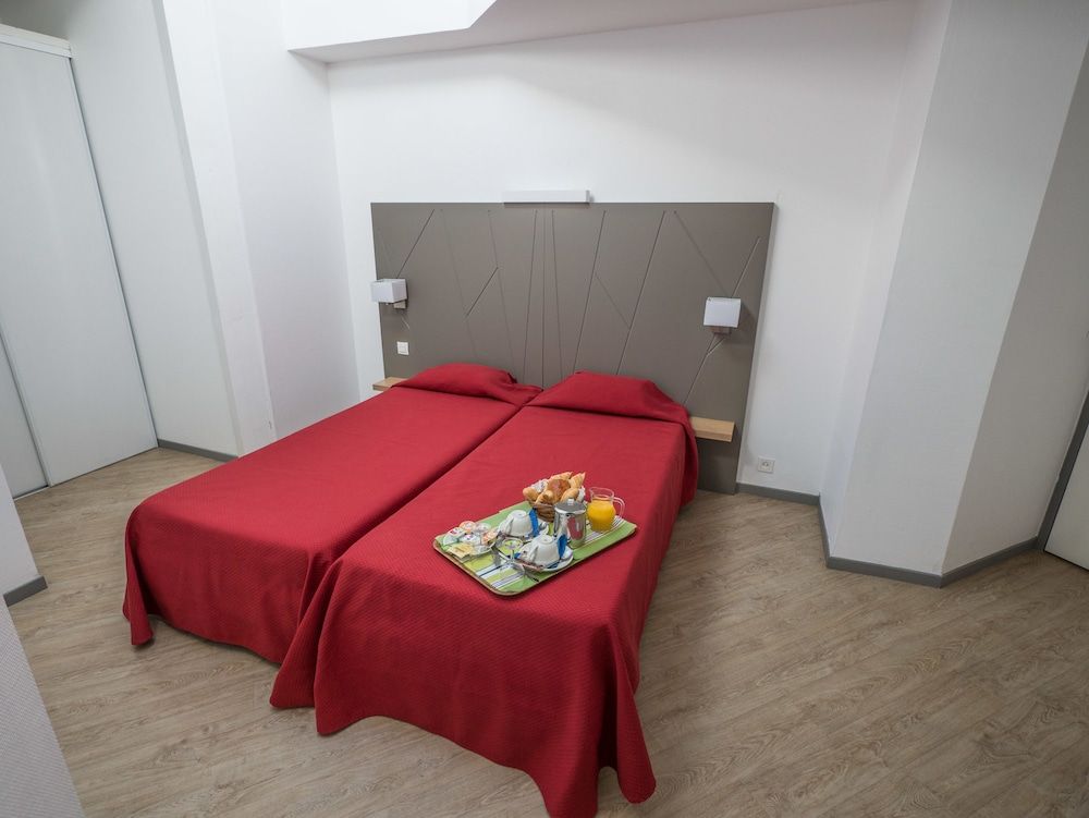 Duplex, 2 Bedrooms (Patio side For 6)