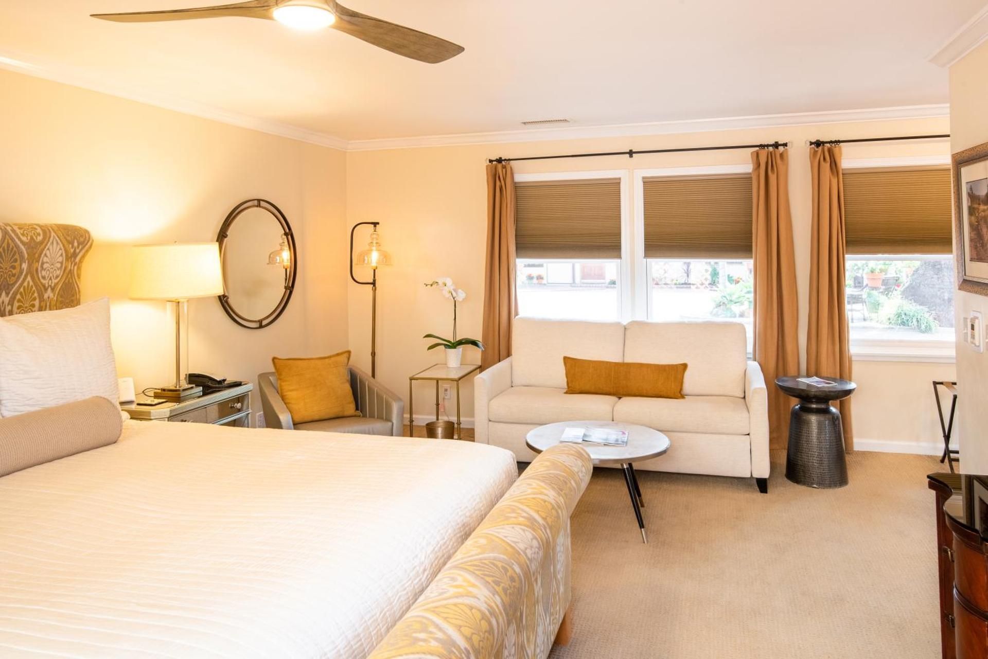 Deluxe King Room with Spa Bath - 2A