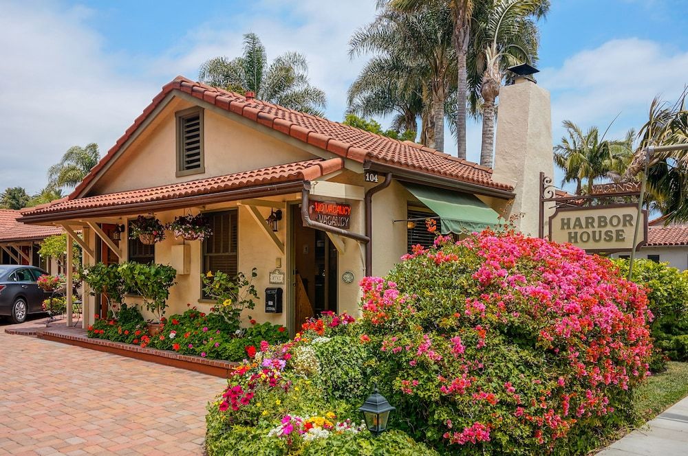 undefined Harbor House Inn 2