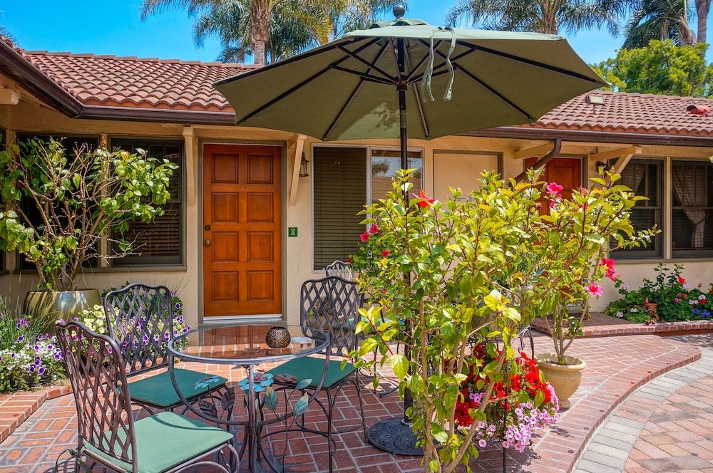 undefined Harbor House Inn 7