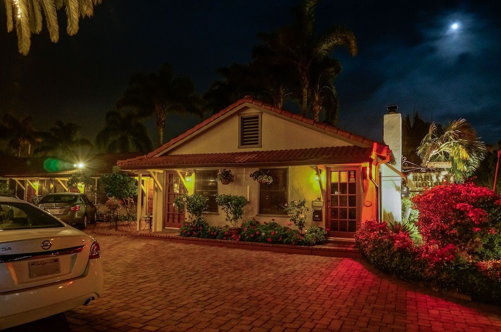 undefined Harbor House Inn 10