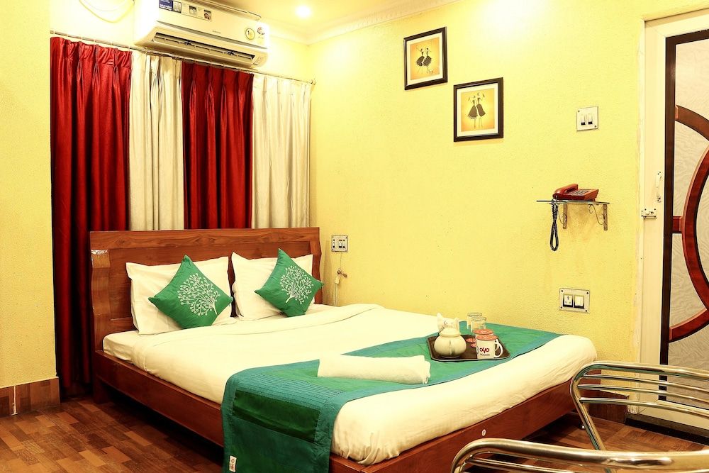 OYO 1622 Hotel Balaji International Standard Double or Twin Room, 1 Double Bed, Private Bathroom 2