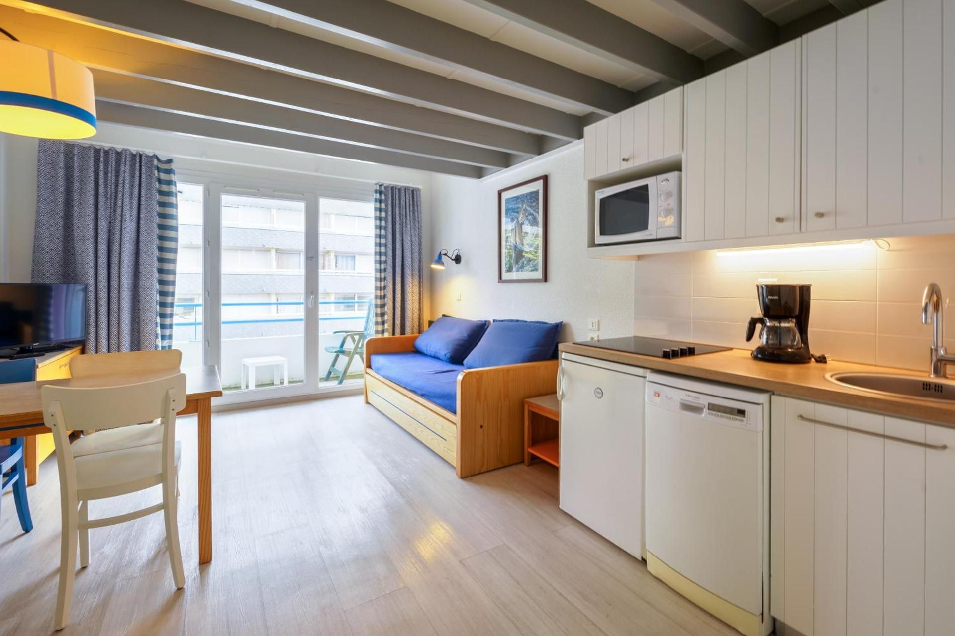 One-Bedroom Duplex Apartment with Balcony (4 People)