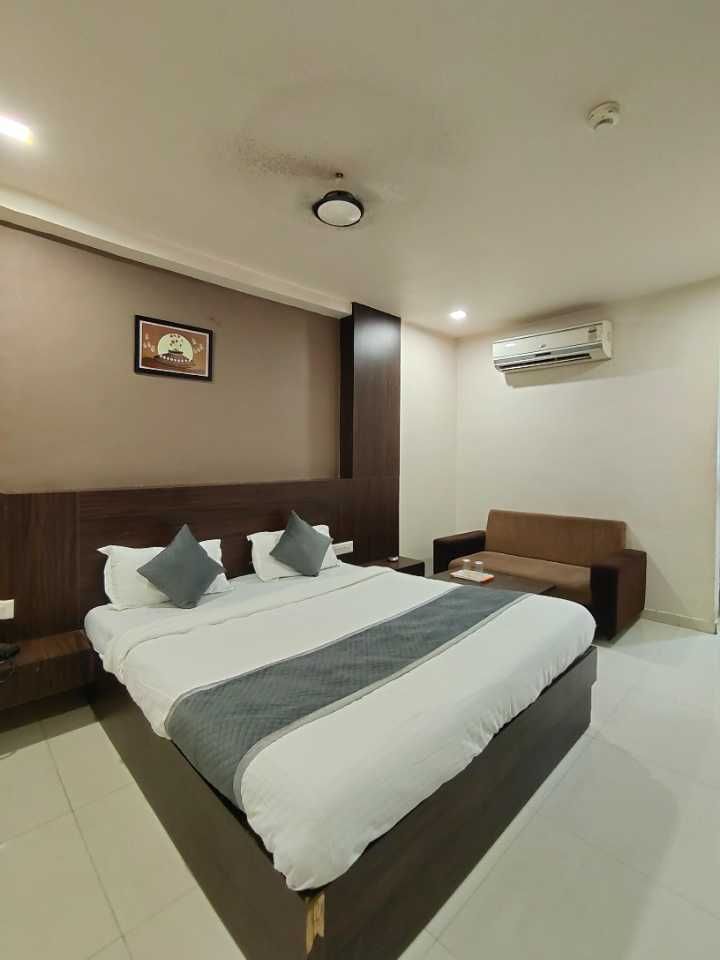 HOTEL PALAV PALACE Deluxe AC Room 2