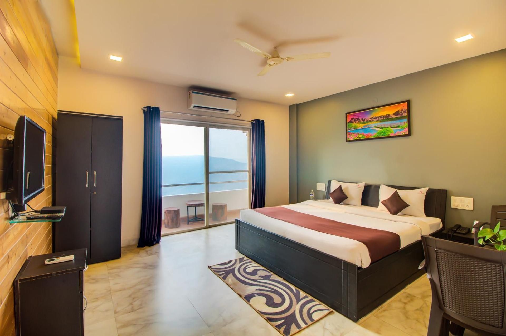 Harmony Palace Premium Rooms with Valley View - 1st Floor With Dedicated WIFI Router 4