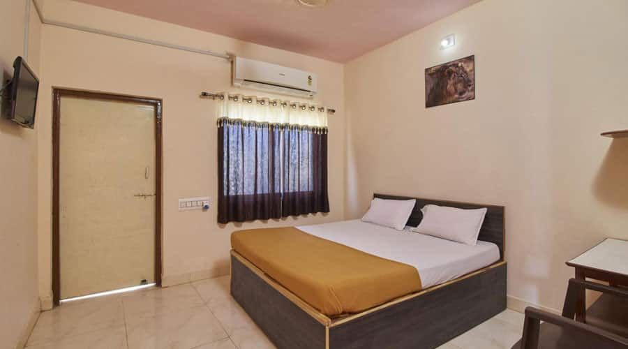 undefined Hotel Umang 4