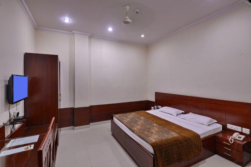 Jyoti Hotel and Restaurant Semi Deluxe Room