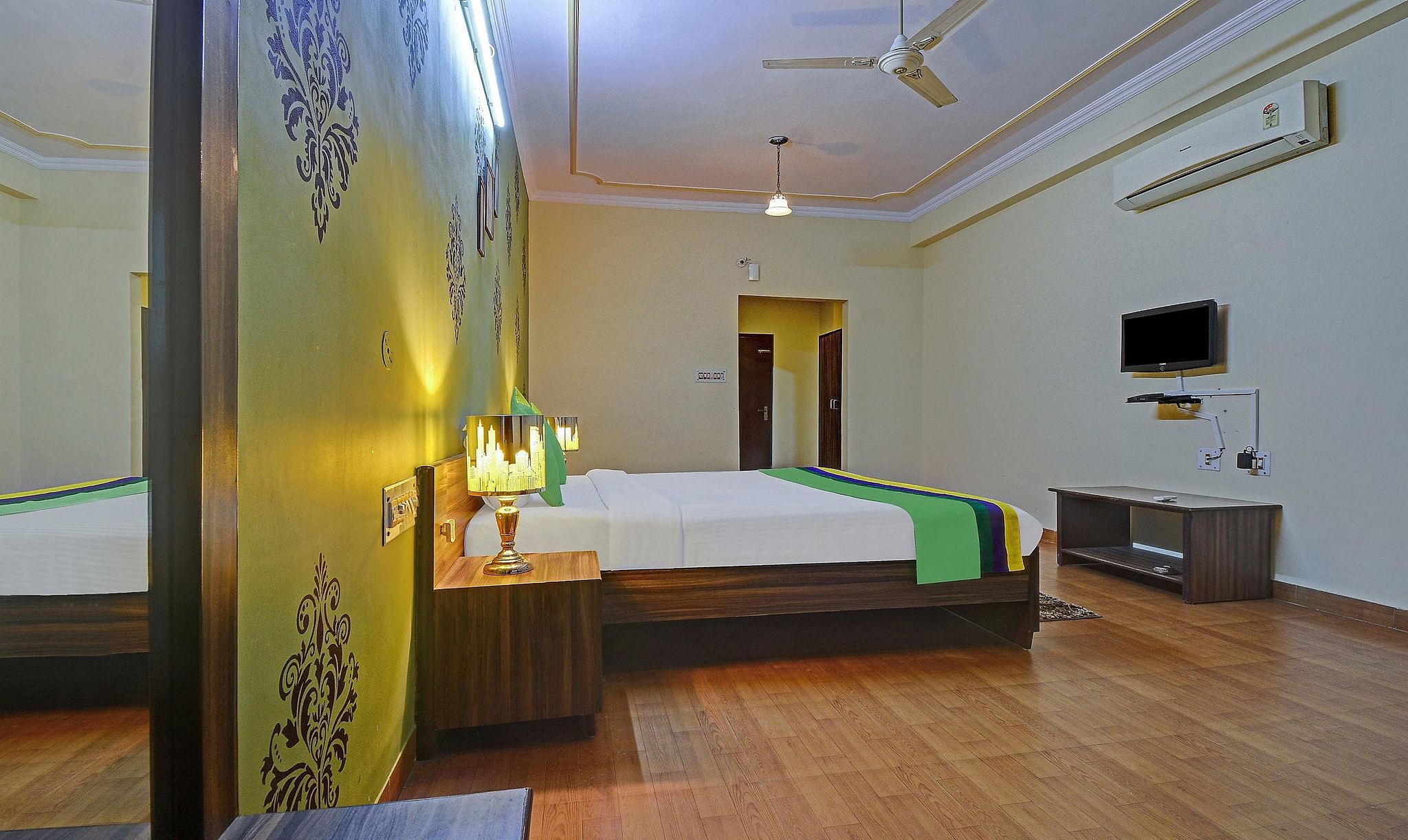 Treebo New Rockwell Vivek Vihar Deluxe Double Room 24