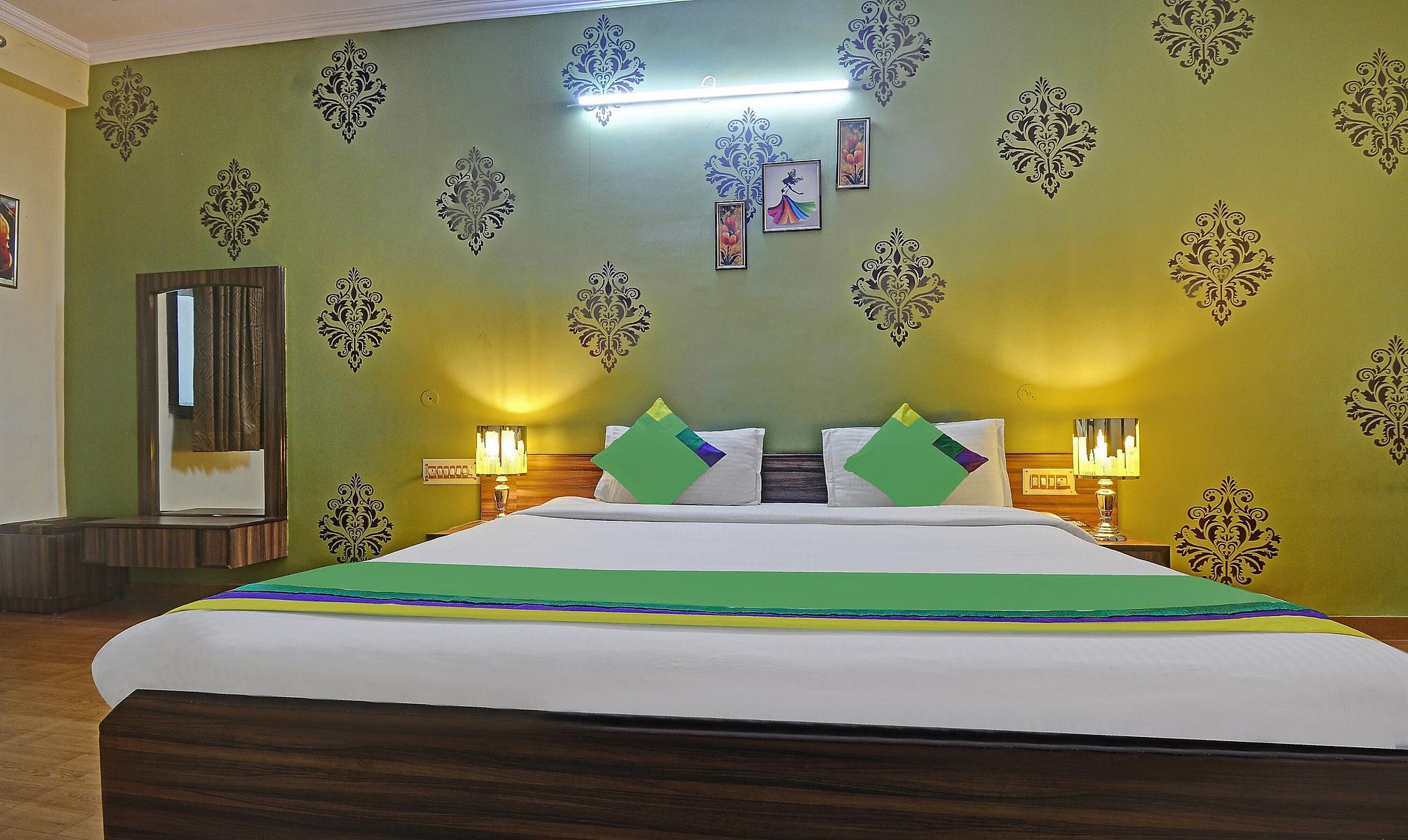 Treebo New Rockwell Vivek Vihar Deluxe Double Room 23