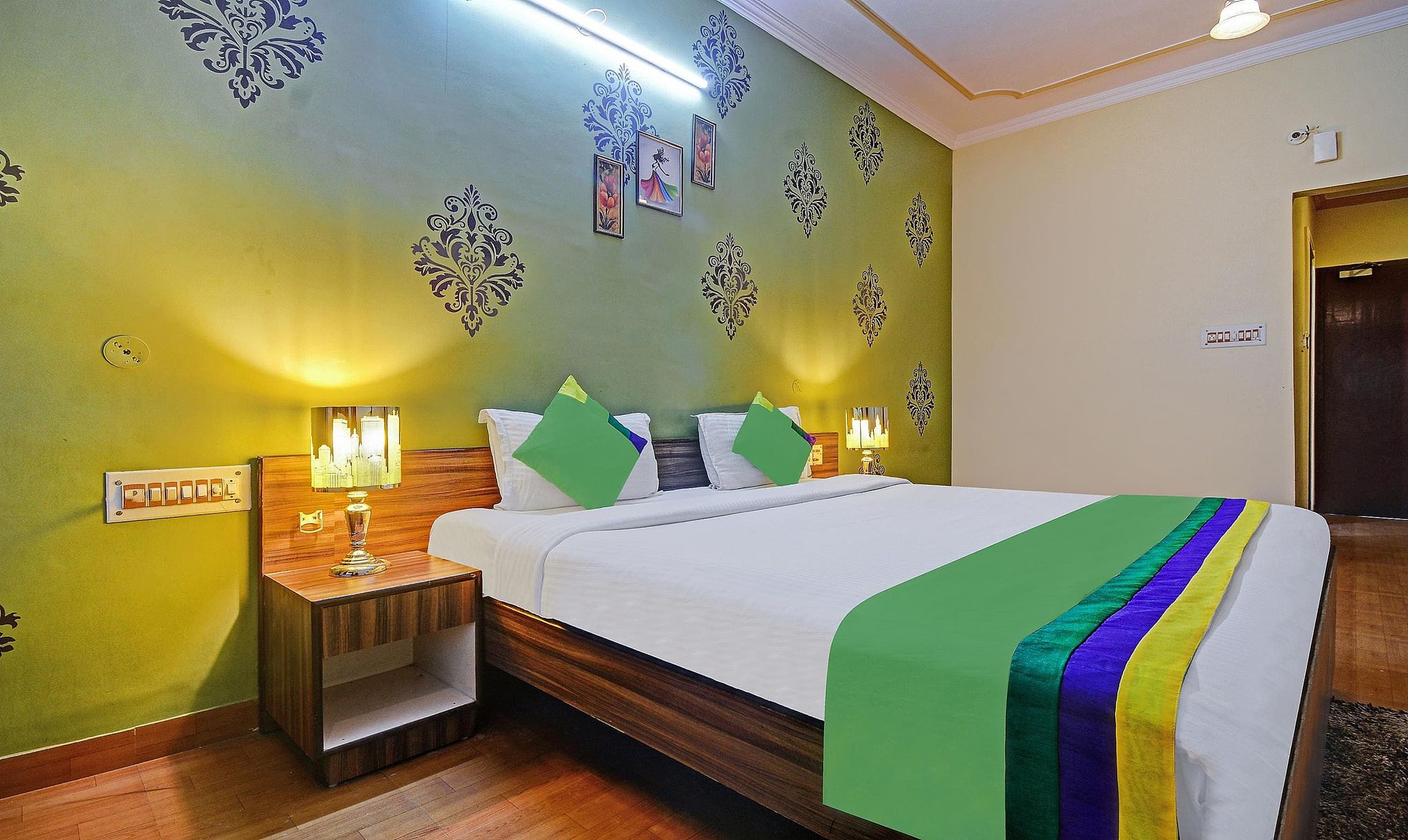 Treebo New Rockwell Vivek Vihar Deluxe Double Room 11
